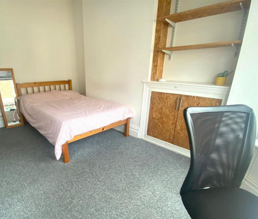 4 bedroom private hall to rent - Photo 5