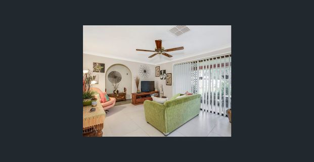 ENTERTAINERS DELIGHT! - Photo 1