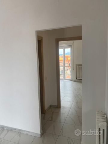 Bilocale ristrutturato con terrazzo 50mq - Photo 4