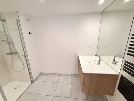 Location Appartement 3 pièces 68m² LES SABLES D OLONNE 85100 - Photo 5