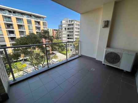 Two bedroom apartment close to amenities now for lease - Photo 2