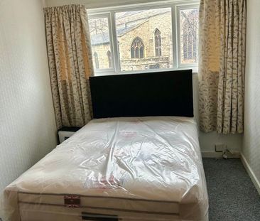 4 Bed Terraced House, Angell Park Gardens, SW9 - Photo 3