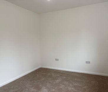 3 bedroom mews to rent - Photo 5