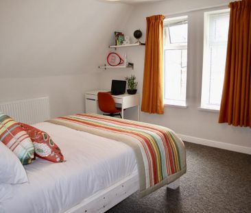 6 bedroom house to rent - Photo 2