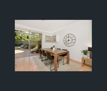 Spacious 3 Bedroom + Study/Office Townhouse & Stylish and Convenien... - Photo 2