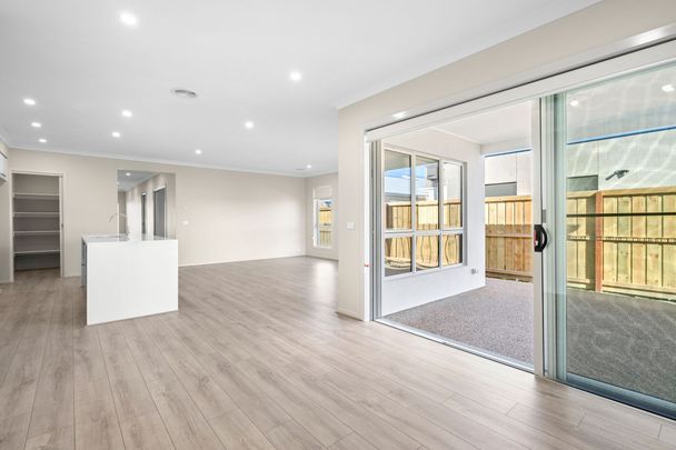 Five Bedroom, Two Living Family Home - Photo 1