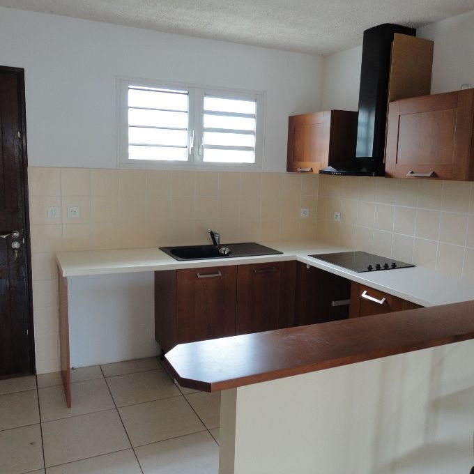 Location Appartement 4 pièces 81m² ST PAUL 97434 - Photo 1