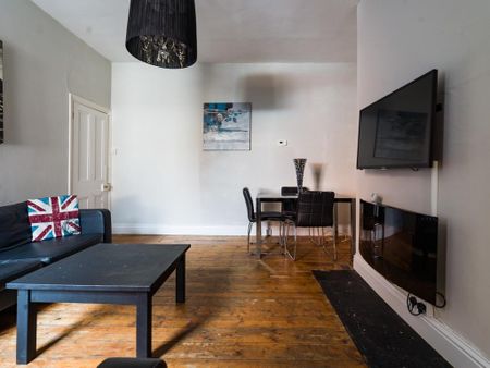 3 bedroom ground floor flat to rent - Photo 2