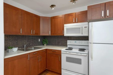 For Lease - 57 Lanark Avenue Unit# Upper, Toronto, Ontario - Photo 4