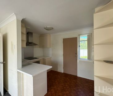 2 bedroom townhouse with courtyard - Photo 3