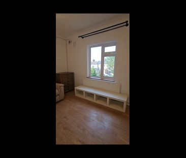 2 Bed Flat, Lordship Lane, SE22 - Photo 2