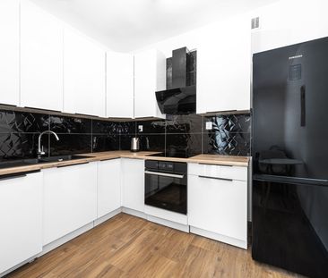 Funkcjonale mieszkanie 38 m2 z oddzielną sypialnią, balkon, tramwaj... - Photo 2