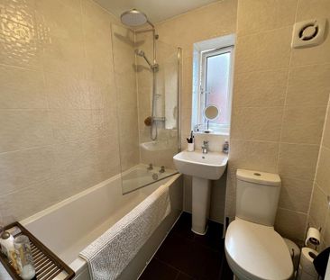 2 bedroom semi-detached house to rent - Photo 6