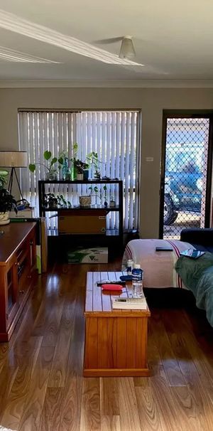 Perfectly positioned and easily maintained - Photo 1