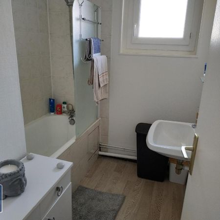 Location Appartement 2 pièces 50m² CRECHES SUR SAONE 71680 - Photo 3
