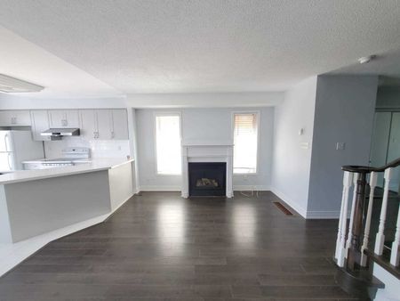 For Lease - 5450 Tree Crest Court, Mississauga, Ontario - Photo 2