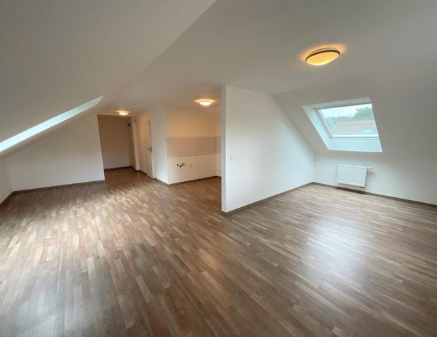 Sanierte 1-Zimmer-Dachgeschosswohnung in Celle Klein-Hehlen zu vermieten! - Photo 1