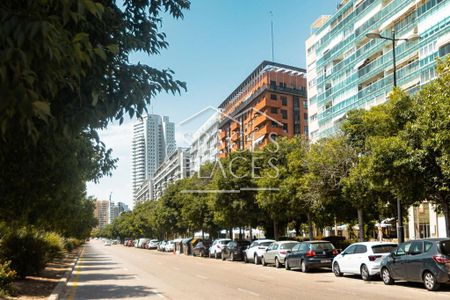 4 room luxury Flat for rent in Valencia, Spain - Photo 3