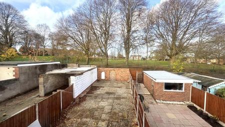 3 bedroom semi-detached house to rent - Photo 2