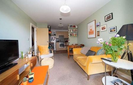 Harry Zeital Way, London, E5 - Photo 4