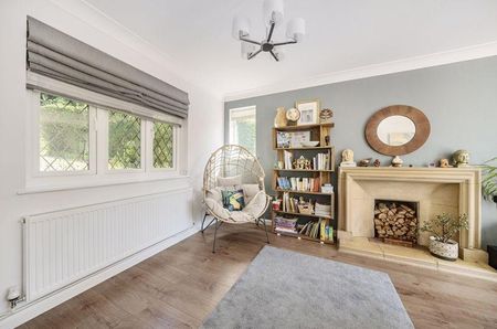 5 bedroom detached house to rent - Photo 3