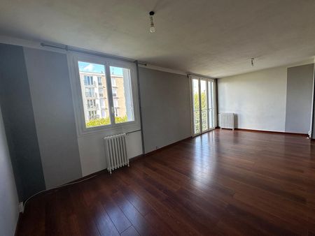 Location Appartement 4 pièces 62m² - Photo 4