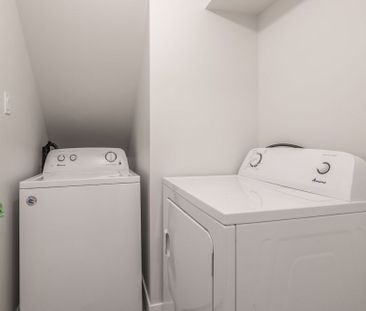 For Lease - 31 Finlay Road, Barrie, Ontario - Photo 6