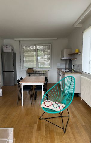 Location Maison 4 pièces 87m² CHANGE 53810 - Photo 5