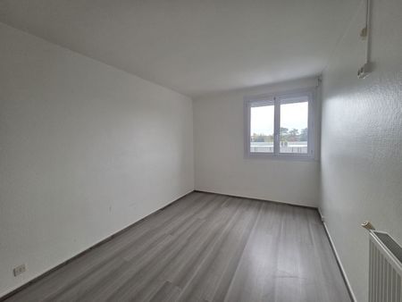 Location Appartement 4 pièces 75m² LIBOURNE 33500 - Photo 2