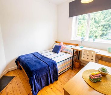 6 bedroom house to rent - Photo 2