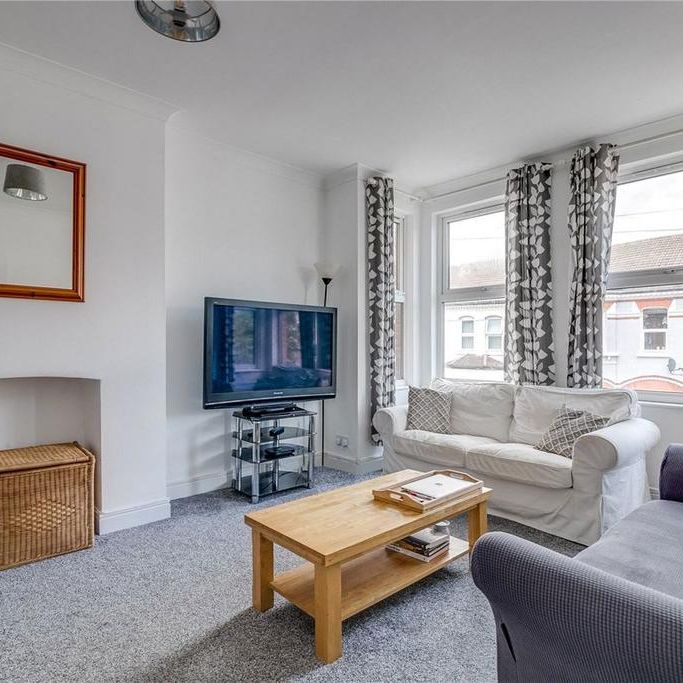 3 bedroom flat to rent - Photo 1