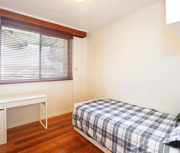 7-bedroom shared house, Thornhill Road - Photo 3