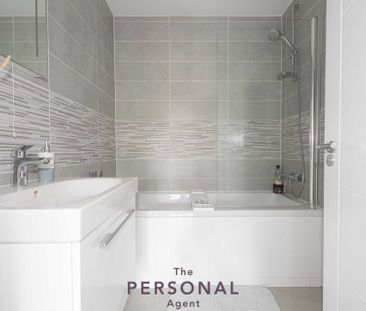 Hardwick Close, Ewell - Photo 1