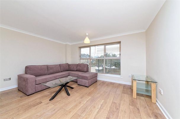 3 bedroom end of terrace house to rent - Photo 1