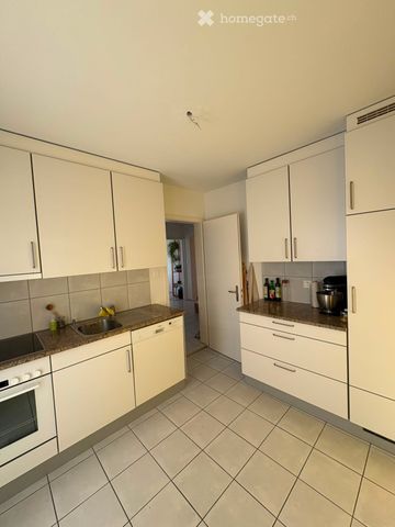 Charmante 4.5-Zimmer-Wohnung mit Balkon in sonniger und ruhiger Lage in Emmenbrücke - Foto 3