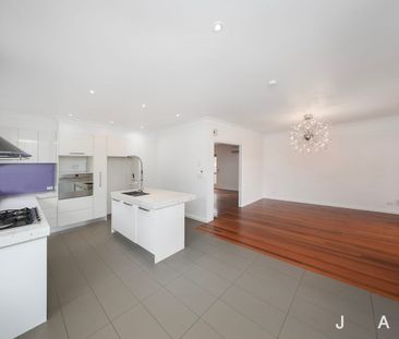 Comfortable Yarraville Living with Space to Enjoy - Photo 3