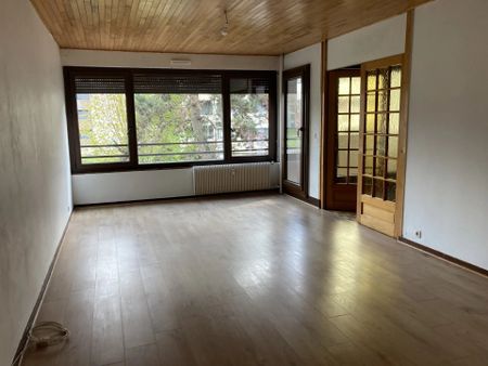Location Appartement 5 pièces 97m² SALLANCHES 74700 - Photo 2