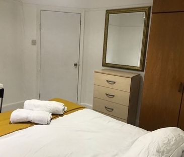 Room in a Shared House, Finchley Road, NW11 - Photo 1