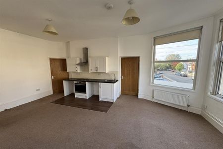 Property to rent - Photo 2