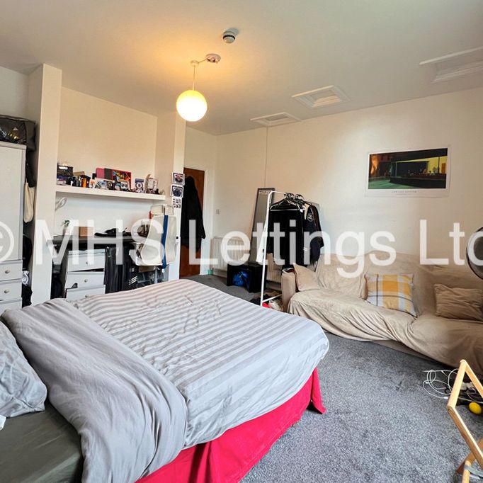 Flat 1, 30 Hyde Park Terrace, Leeds, LS6 1BJ - Photo 1