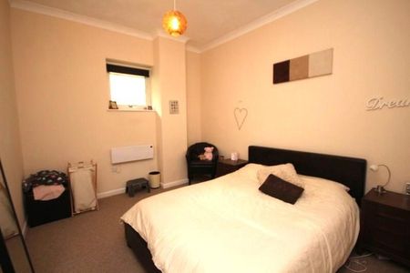 3 bedroom end of terrace house to rent - Photo 5