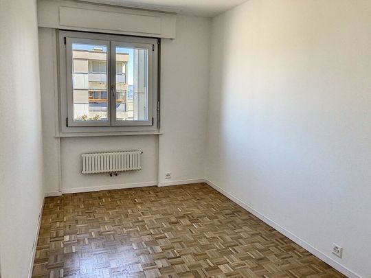 Spacieux logement rénové bénéficiant d'une vue imprenable ! - Photo 1