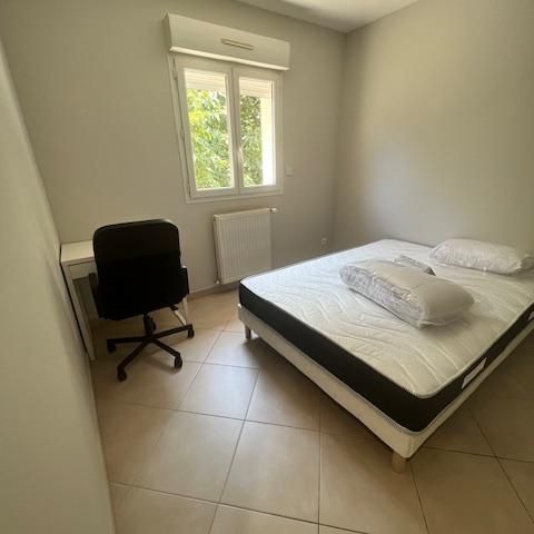 GRATTE CIEL / RUE JOSEPH GILLET CHAMBRE DANS MAISON 78M2 , Villeurbanne - Photo 1