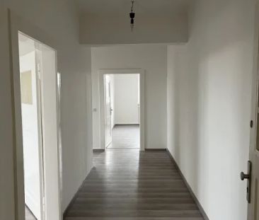 Frisch saniert! Wohnung in direkter Flughafen-Nähe in Düsseldorf-Un... - Photo 1