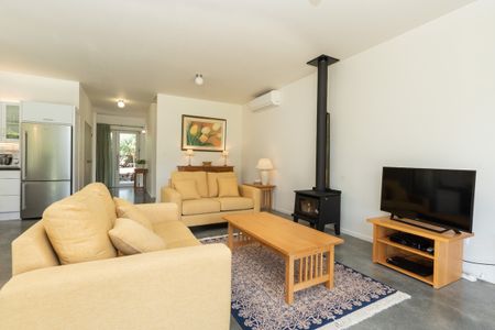 PRIVATE, PEACEFUL & FULL OF CHARACTER – RANGITANE - Photo 3