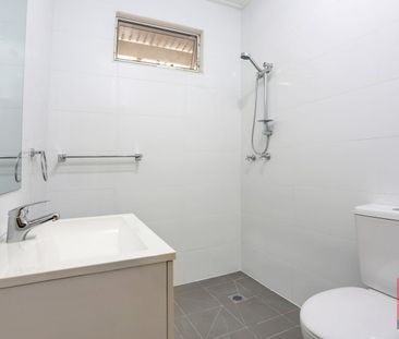 Spacious 3 Bedroom Family Home - Photo 1