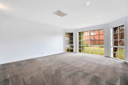 Spacious family home! - Photo 2