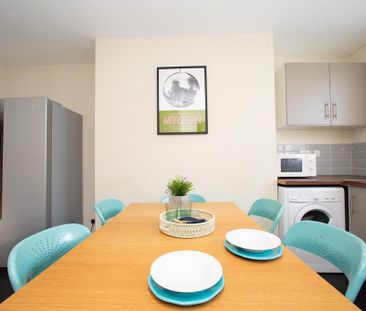 5 bedroom terraced house to rent - Photo 2