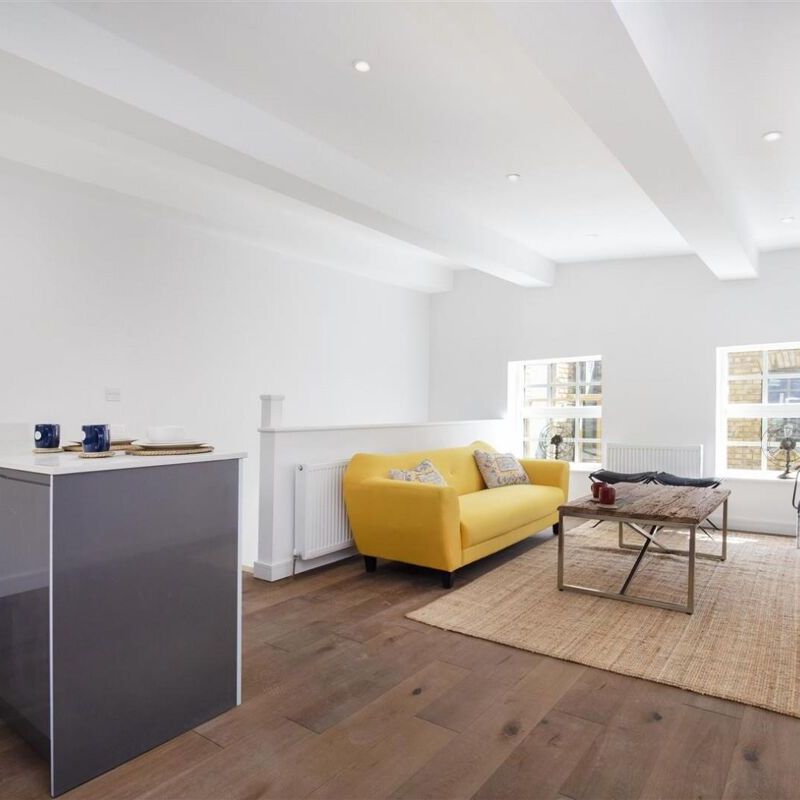 A fantastic one bedroom split level flat in a central Wimbledon location. - Photo 1