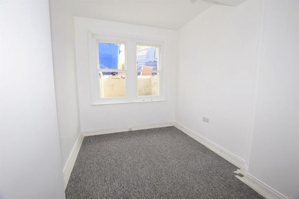 3 bedroom flat to rent - Photo 1